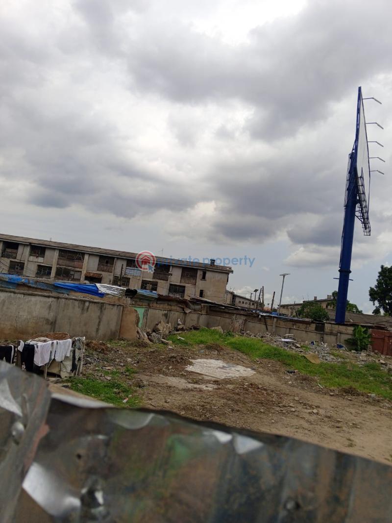 Office For Sale Mobolaji Bank Anthony Ikeja Lagos - 2