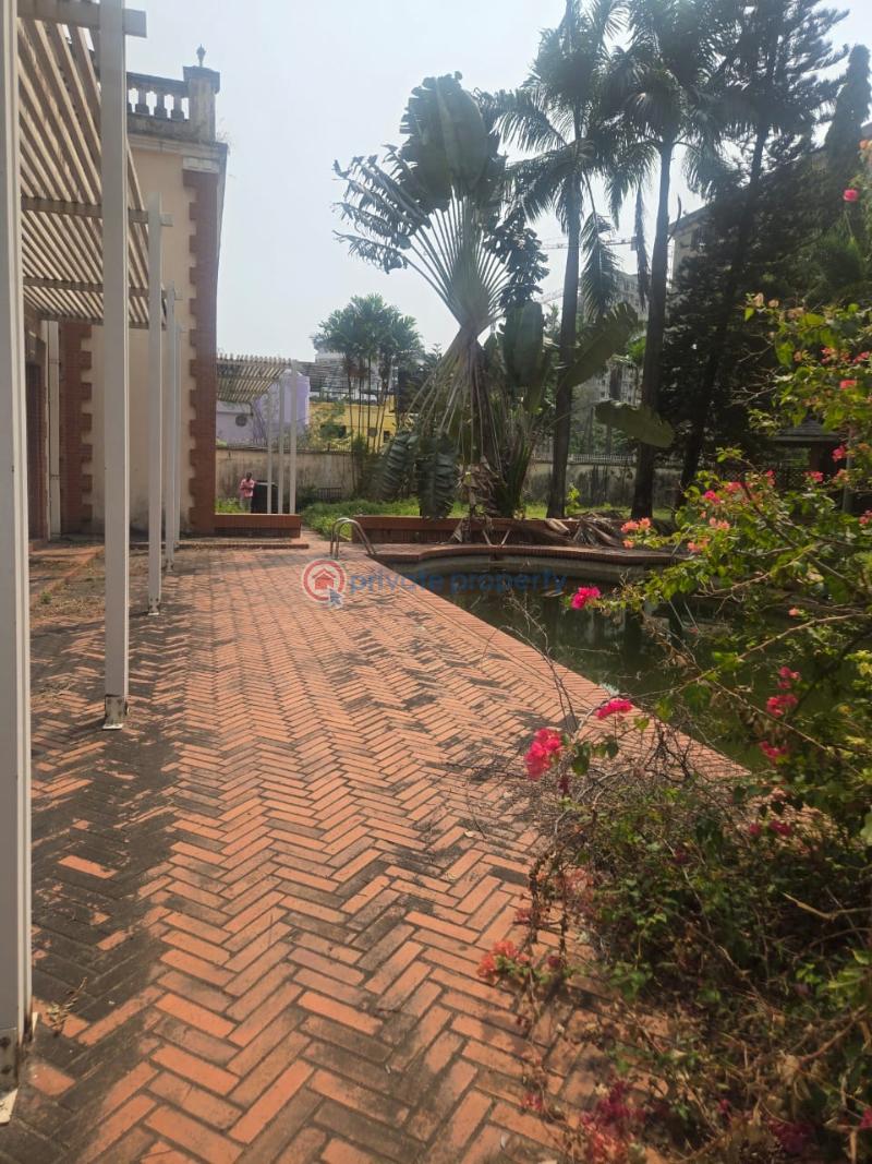 10 bedroom Detached Duplex For Sale Off Ajose Victoria Island Lagos - 5