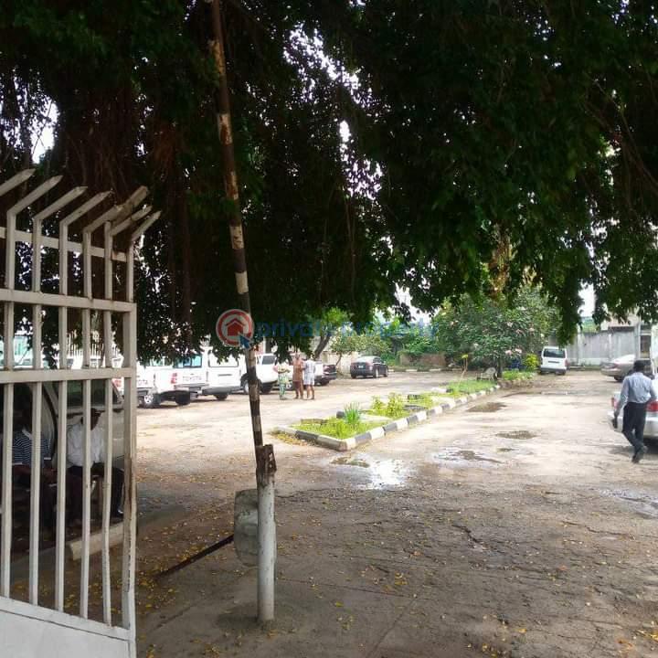 Mall/Complex/Plaza For Sale Ikorodu Road By Ilupeju Anthony Anthony Village Maryland Lagos - 2