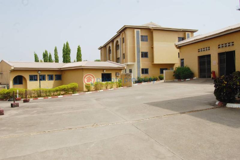 Mall/Complex/Plaza For Sale Zone 4 Wuse Abuja Phase 1  - 8