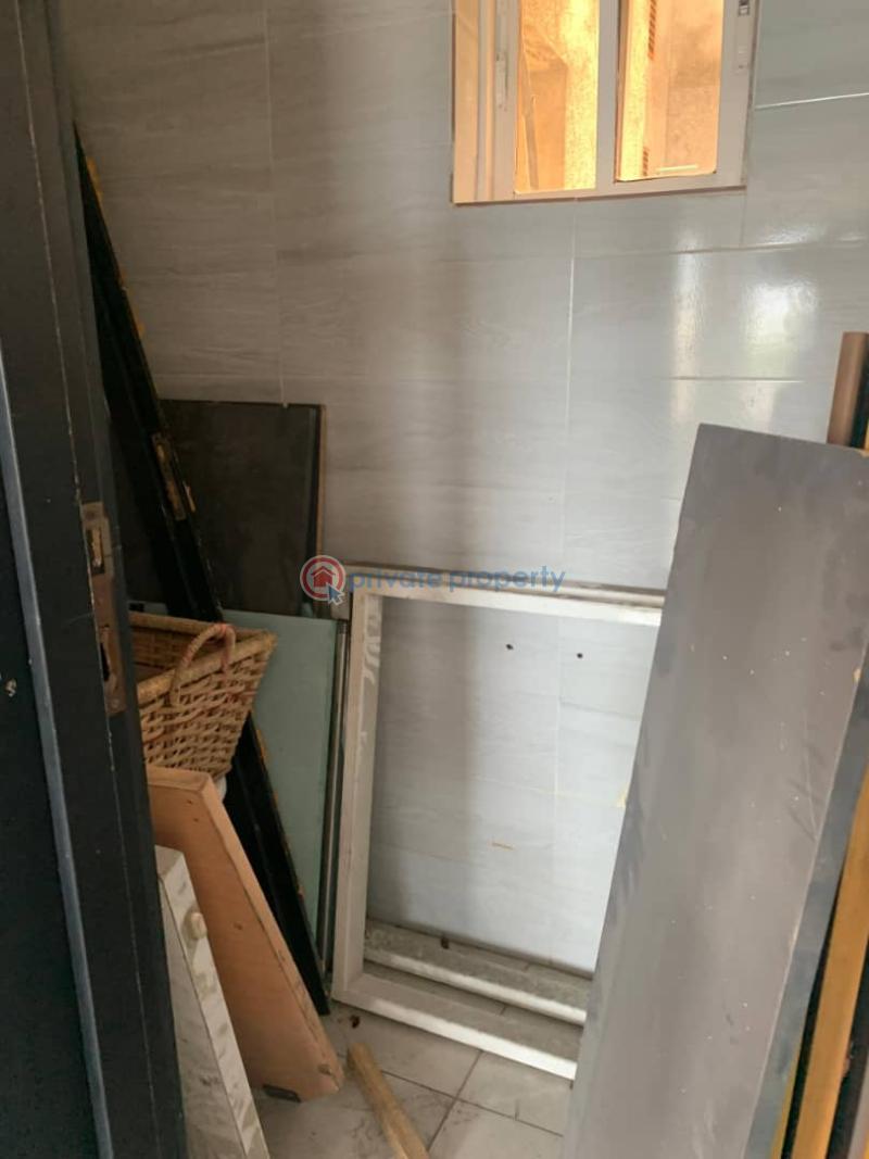 Commercial office space - 3 1 bedroom Office For Rent Lekki Phase 1 Lagos - 3
