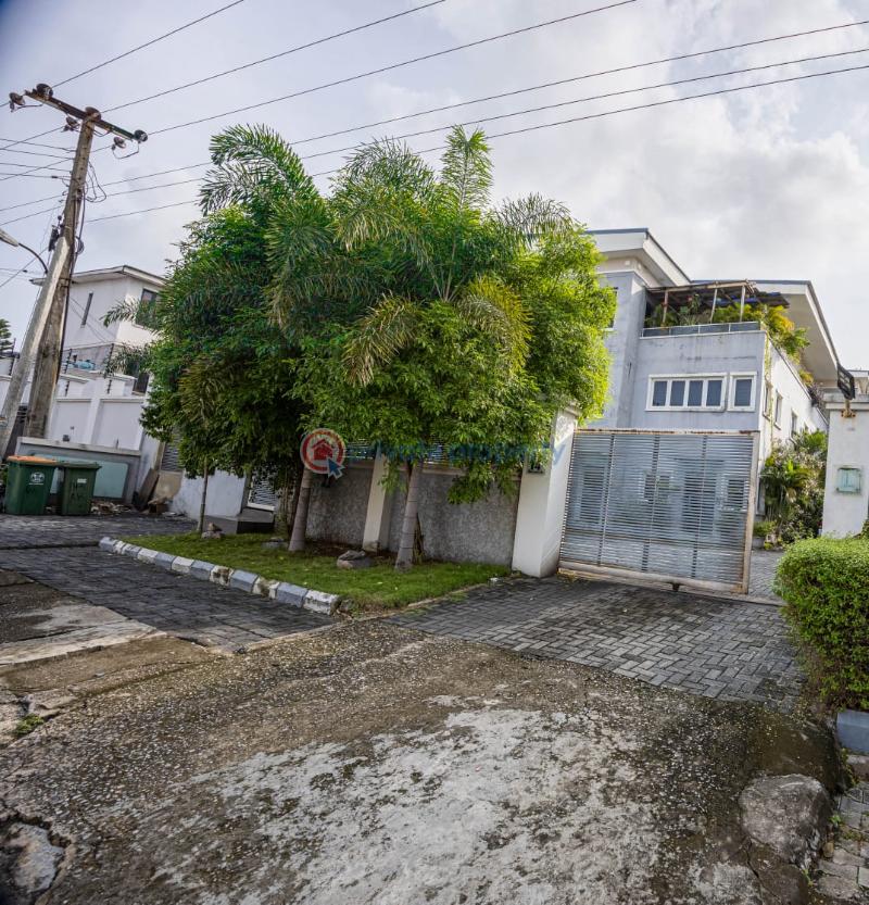 Commercial office space - 1 1 bedroom Office For Rent Oniru Victoria Island Lagos - 1