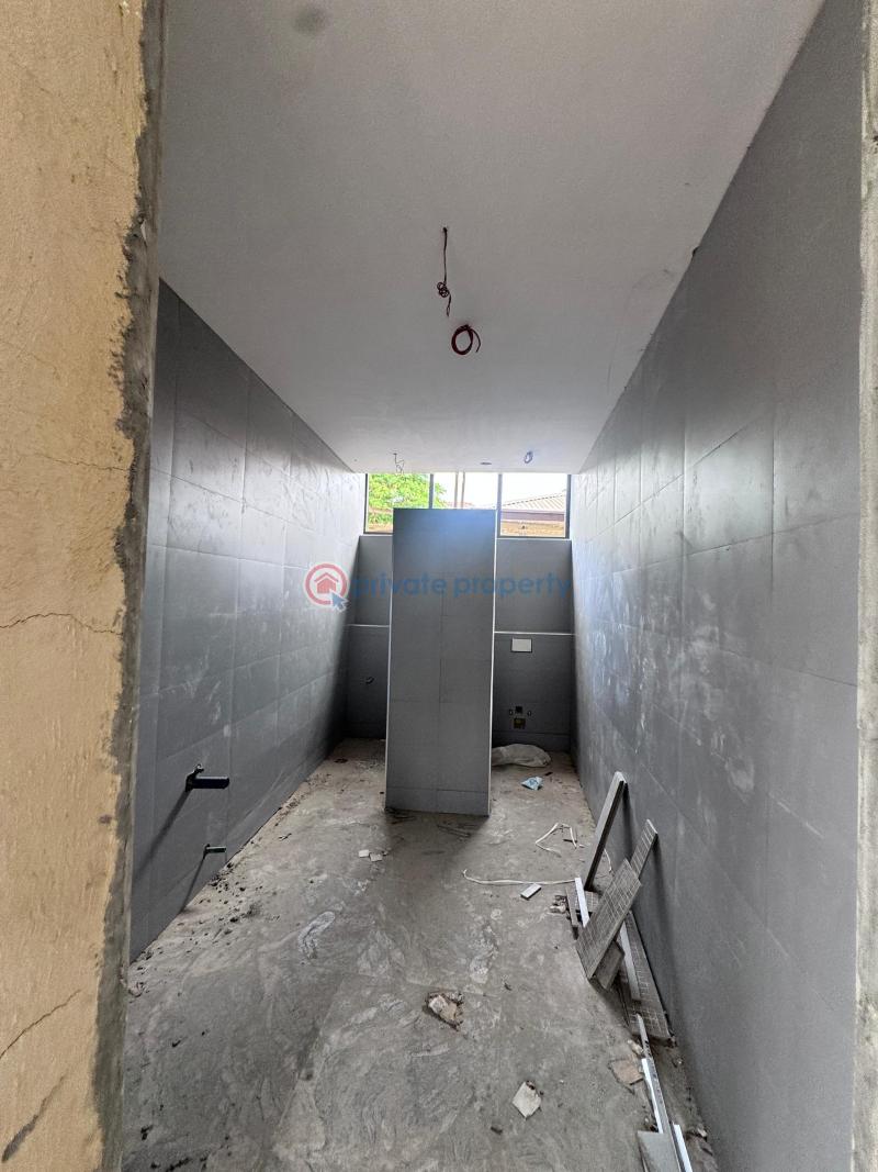 Mall/Complex/Plaza For Sale Wuse II Abuja Phase 1  - 10