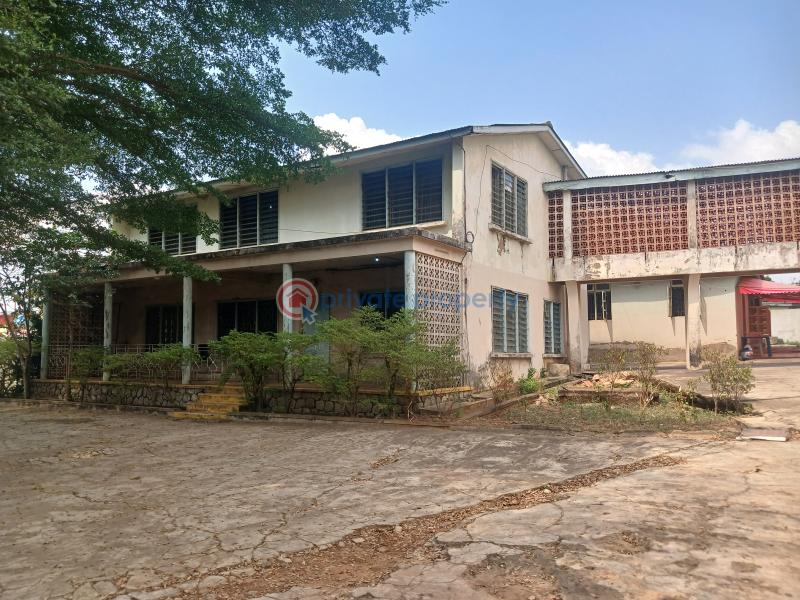 9 bedroom Commercial Property For Sale Bodija Rd Bodija Ibadan Oyo - 1
