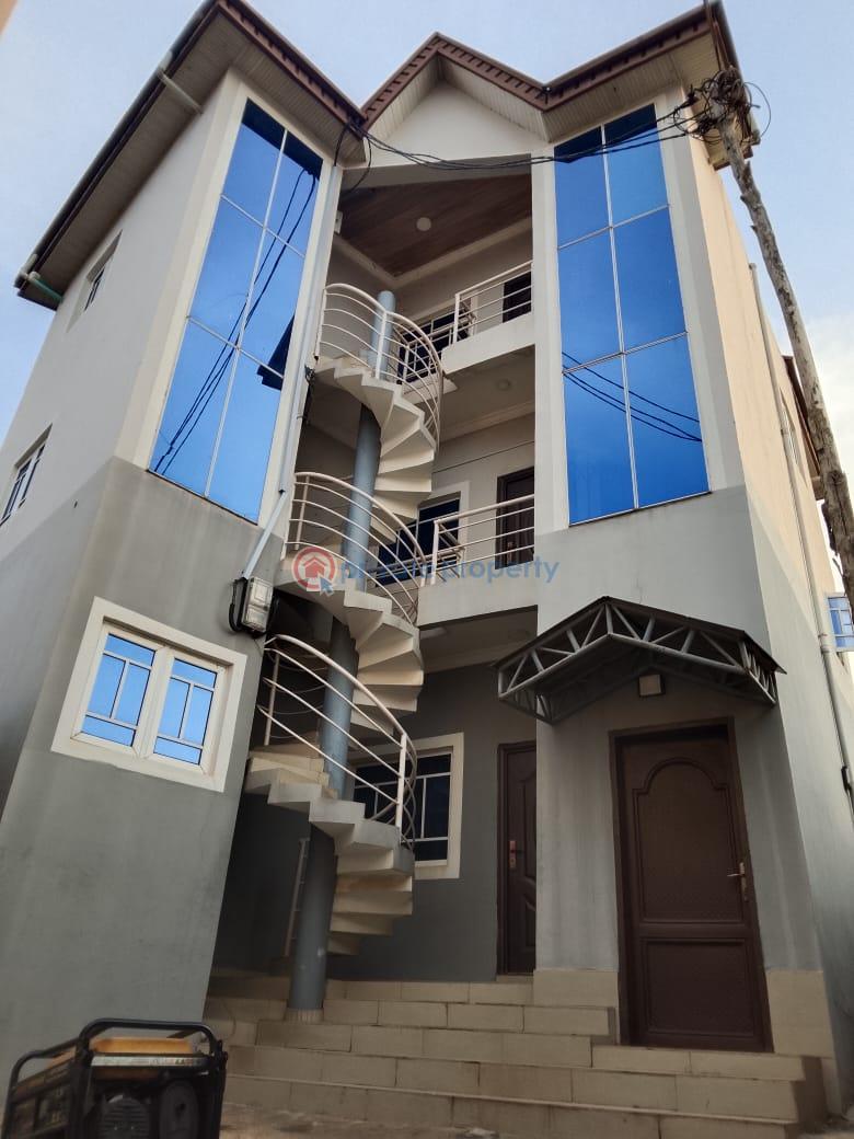 Mall/Complex/Plaza For Sale Abiola Way Ijeun Titun Abeokuta Ogun - 4