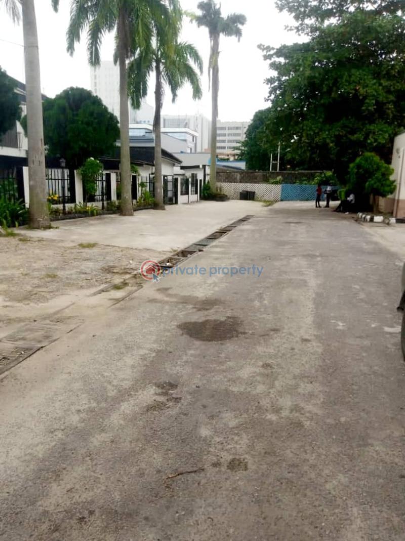 4 bedroom Commercial Property For Rent Victoria Island Lagos - 16