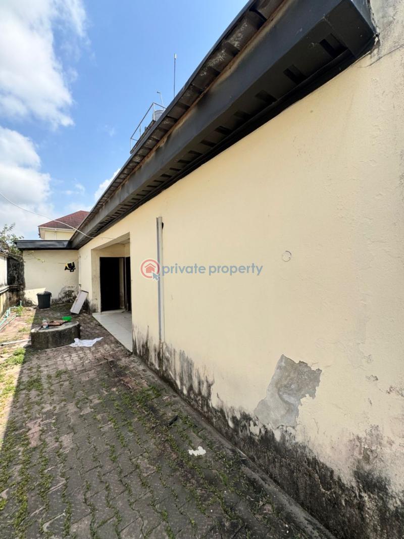 Commercial Property For Rent Lekki Phase 1 Lagos - 4