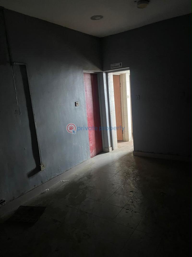 Office For Sale Alagomeji Yaba Lagos - 5