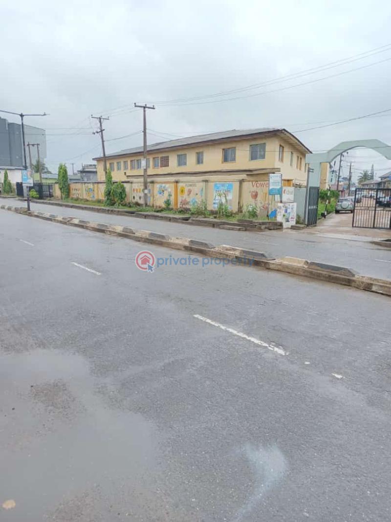 Mall/Complex/Plaza For Sale Iju-Ishaga Agege Lagos - 3