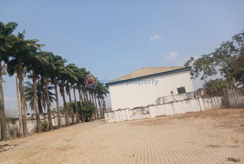 Commercial Property For Sale Aleshinloye Rd, Jericho Ibadan Oyo - 1