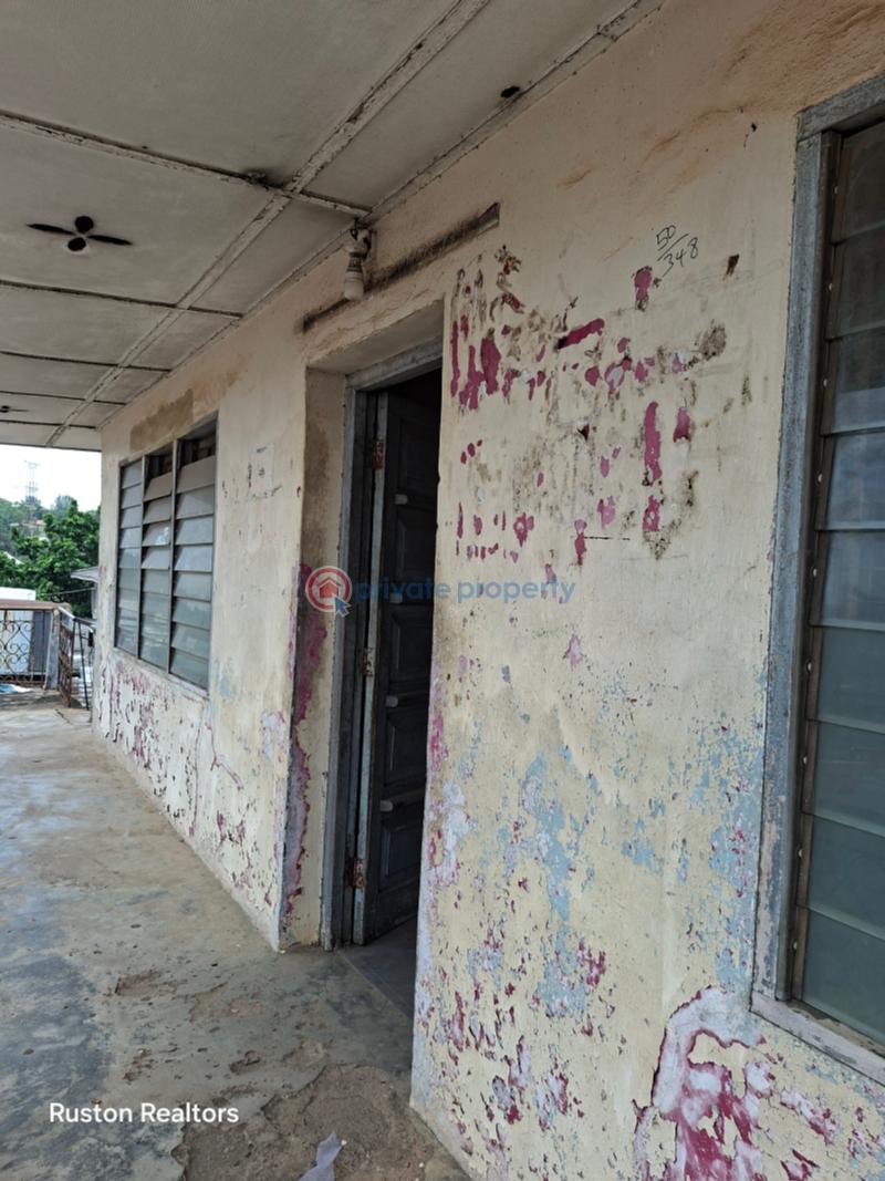 Mall/Complex/Plaza For Sale 110 / Ringroad Roundabout Ring Road Ibadan Oyo - 2