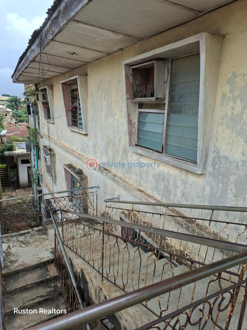 Mall/Complex/Plaza For Sale 110 / Ringroad Roundabout Ring Road Ibadan Oyo - 5