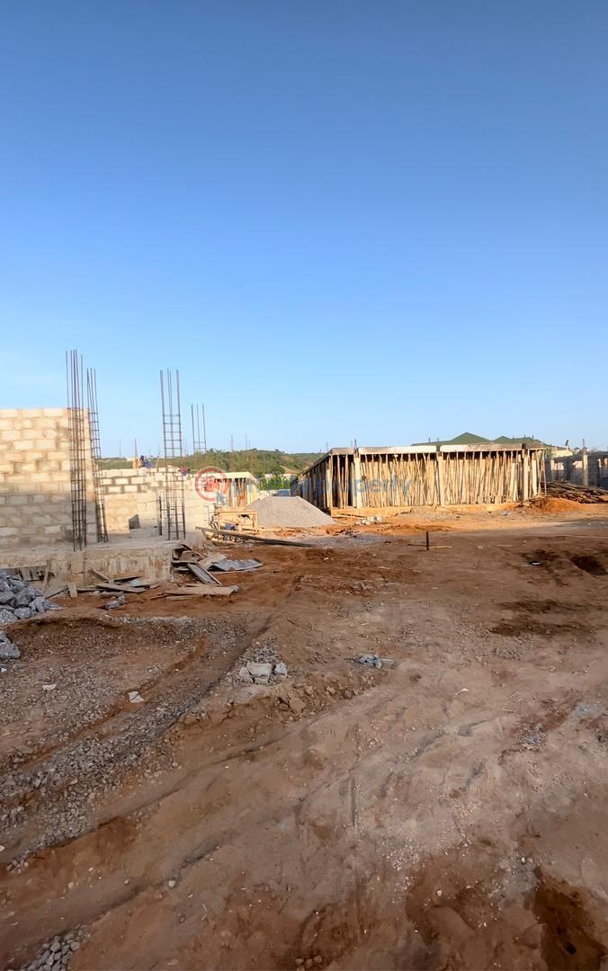 Mall/Complex/Plaza For Sale Apo Resettlement Apo Abuja Phase 2  - 3