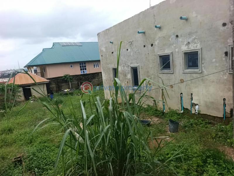 8 bedroom Commercial Property For Sale Inaolaji Oluyole Estate Ibadan Oyo - 11
