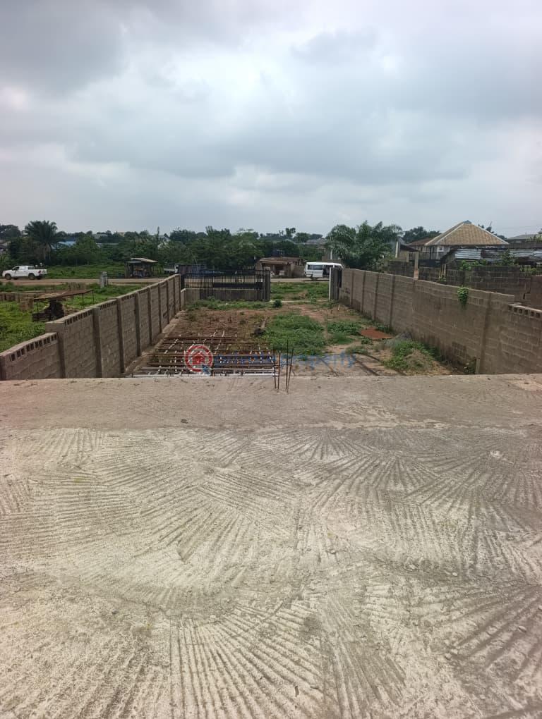 House For Sale Iyana Erunmu. After Olodo, Iwo Road. Ibadan Oyo