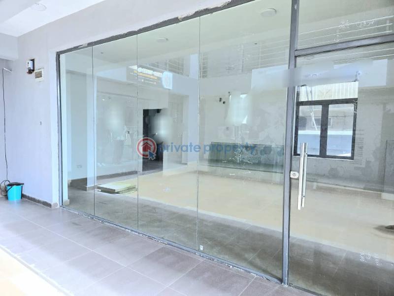 Commercial shop space - 2 1 bedroom Shop For Rent Lekki Phase 1 Lagos - 2