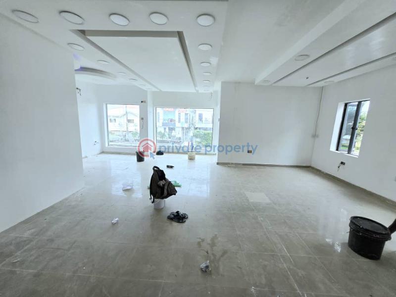 Commercial shop space - 3 1 bedroom Shop For Rent Lekki Phase 1 Lagos - 3