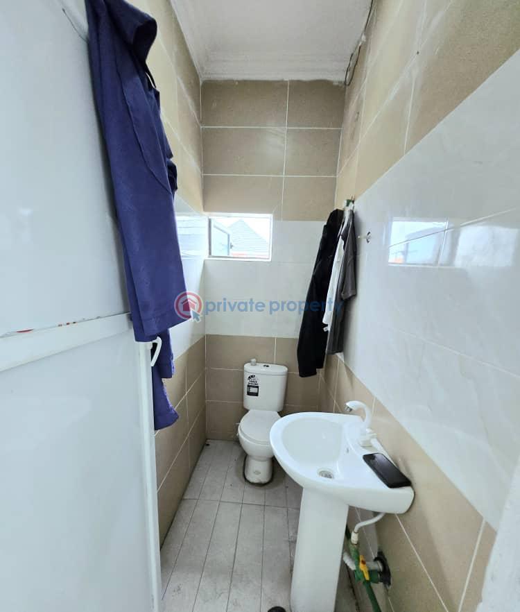 Commercial shop space - 5 1 bedroom Shop For Rent Lekki Phase 1 Lagos - 5