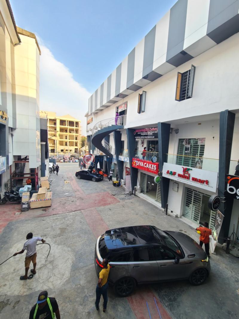 Mall/Complex/Plaza For Rent Agungi Lekki Lagos - 3