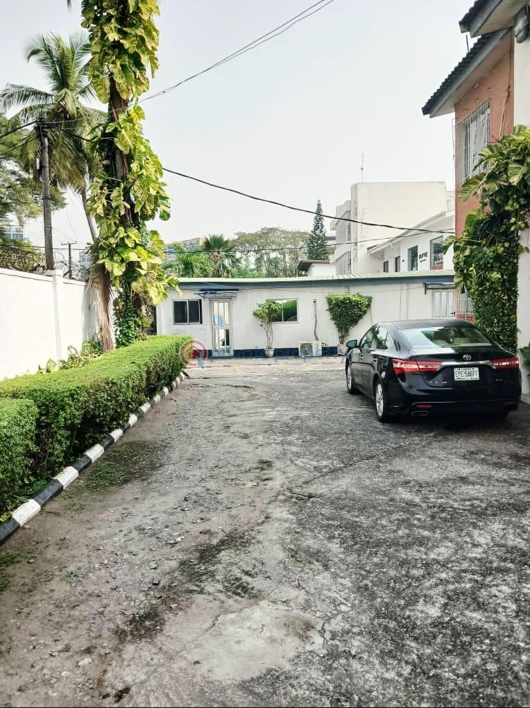 10 bedroom Office For Sale Victoria Island Lagos - 7