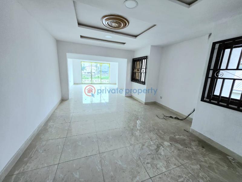 Commercial upstairs shop space - 3 1 bedroom Shop For Rent Lekki Phase 1 Lagos - 3