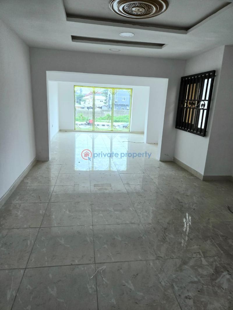 Commercial upstairs shop space - 4 1 bedroom Shop For Rent Lekki Phase 1 Lagos - 4