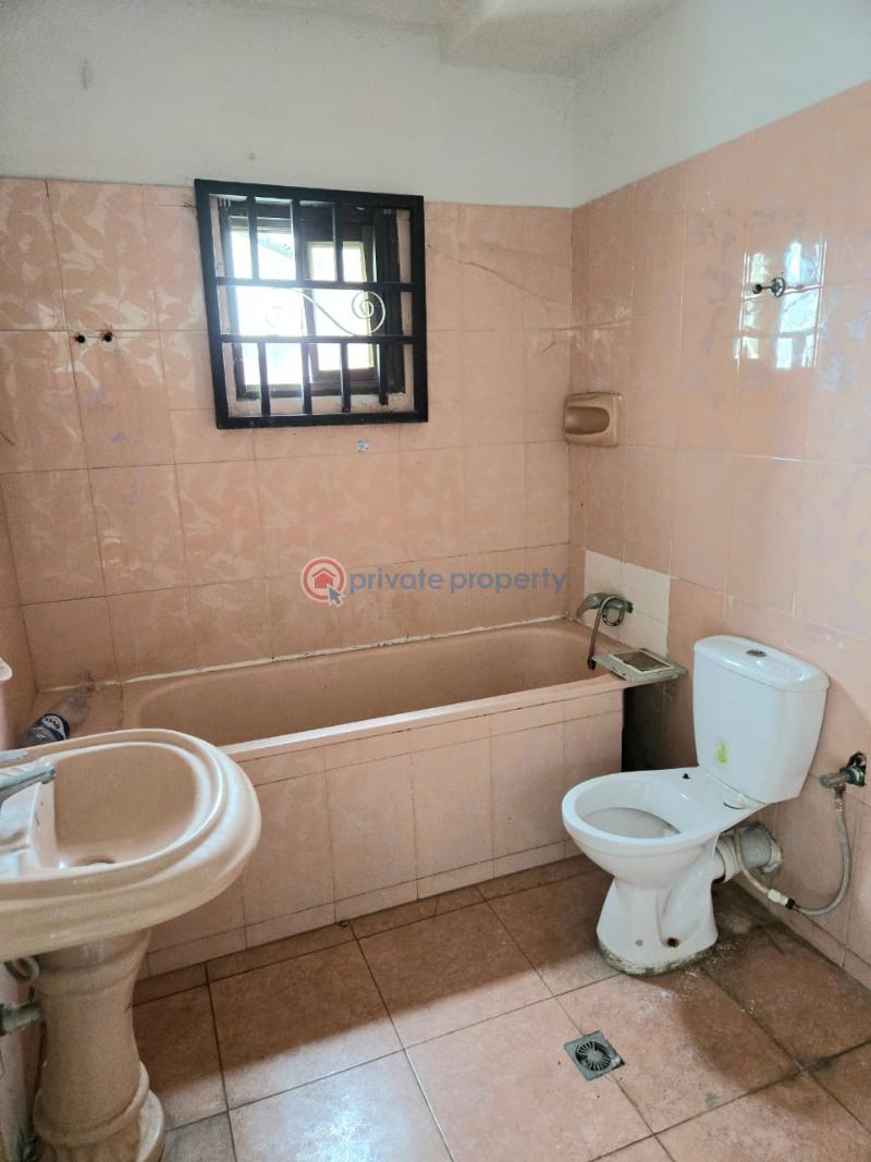 Commercial upstairs shop space - 5 1 bedroom Shop For Rent Lekki Phase 1 Lagos - 5
