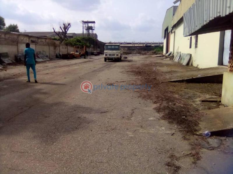 10 bedroom Warehouse For Sale Oluyole Estate Ibadan Oyo - 4