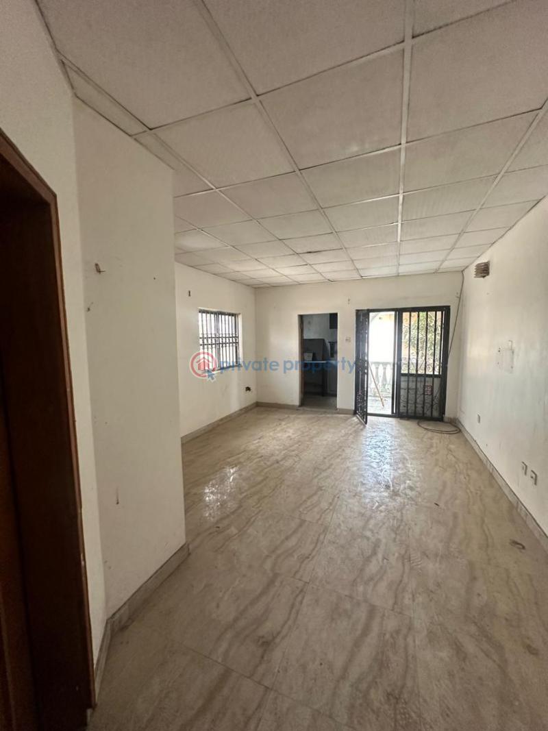 Commercial/residential property in lekki phase 1 - 4 Commercial Property For Rent Lekki Phase 1 Lagos - 4