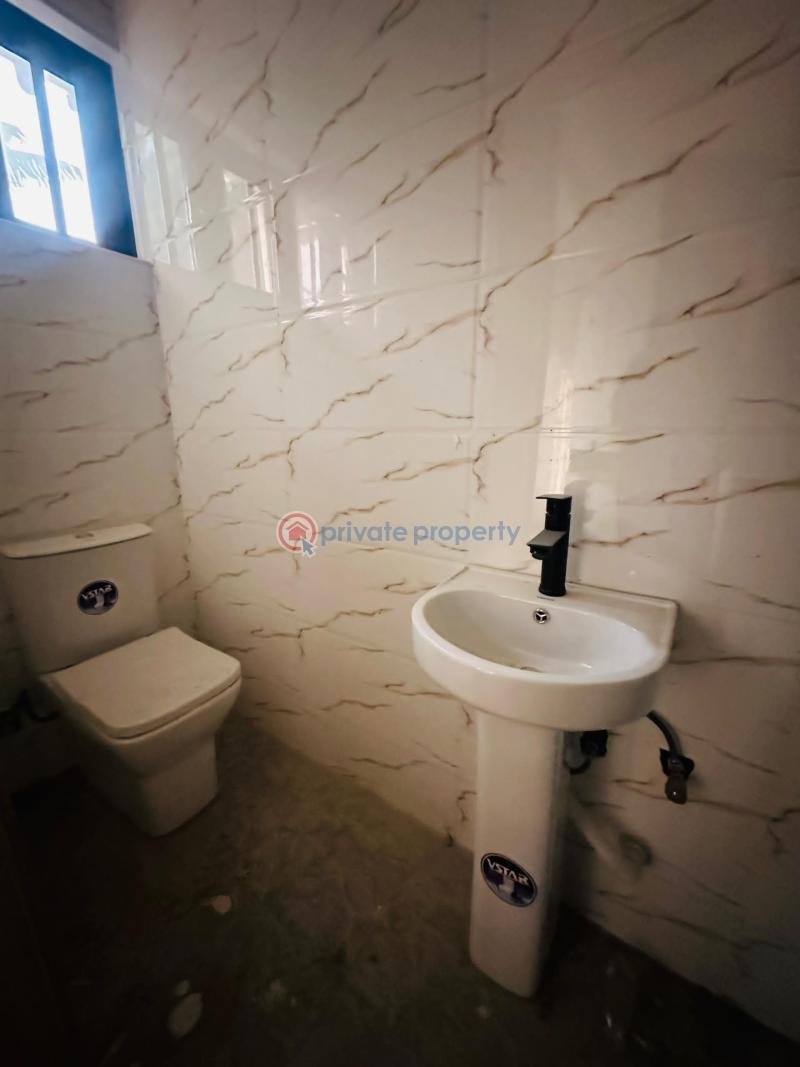 2 bedroom Block Of Flats For Sale Magodo GRA Phase 2 Kosofe/Ikosi Lagos - 1