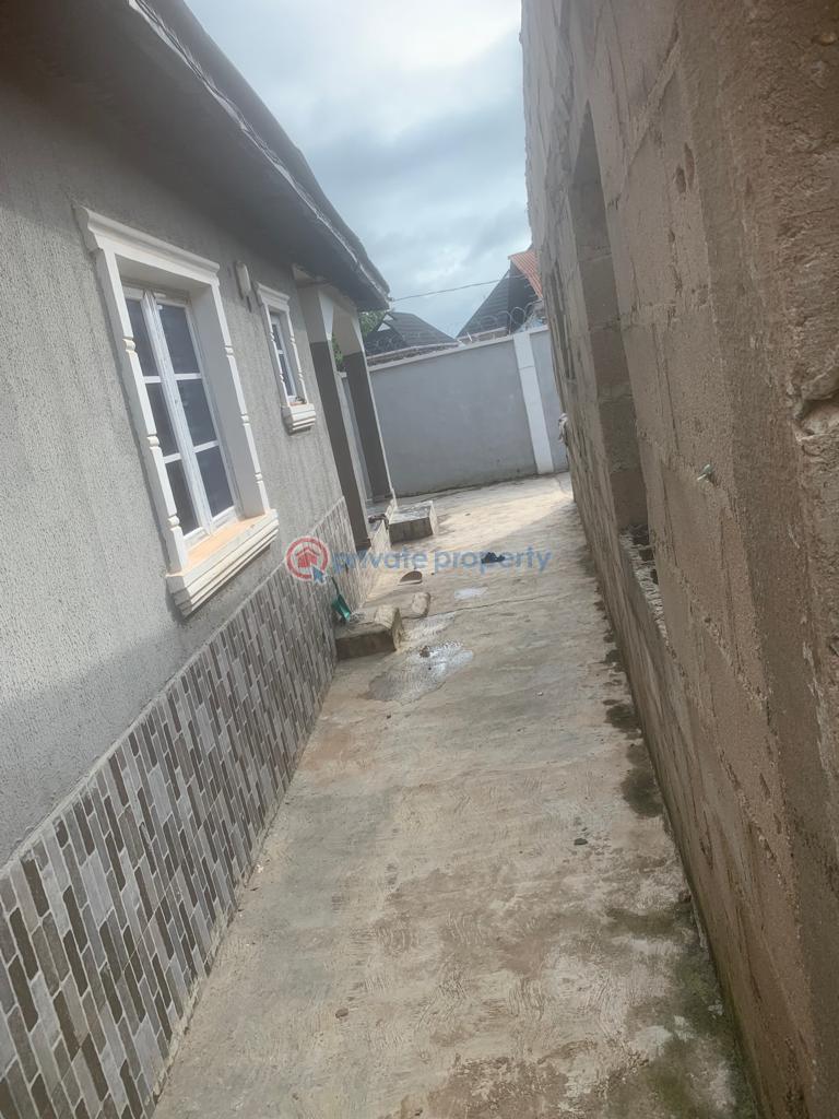House For Sale On *lintel* For Sale At 📍alakia Isebo Road, Ebenezeri Junction. Facing Ibadan City Polytechnic, A Minute To The Tarred Road . Ibadan Oyo - 2