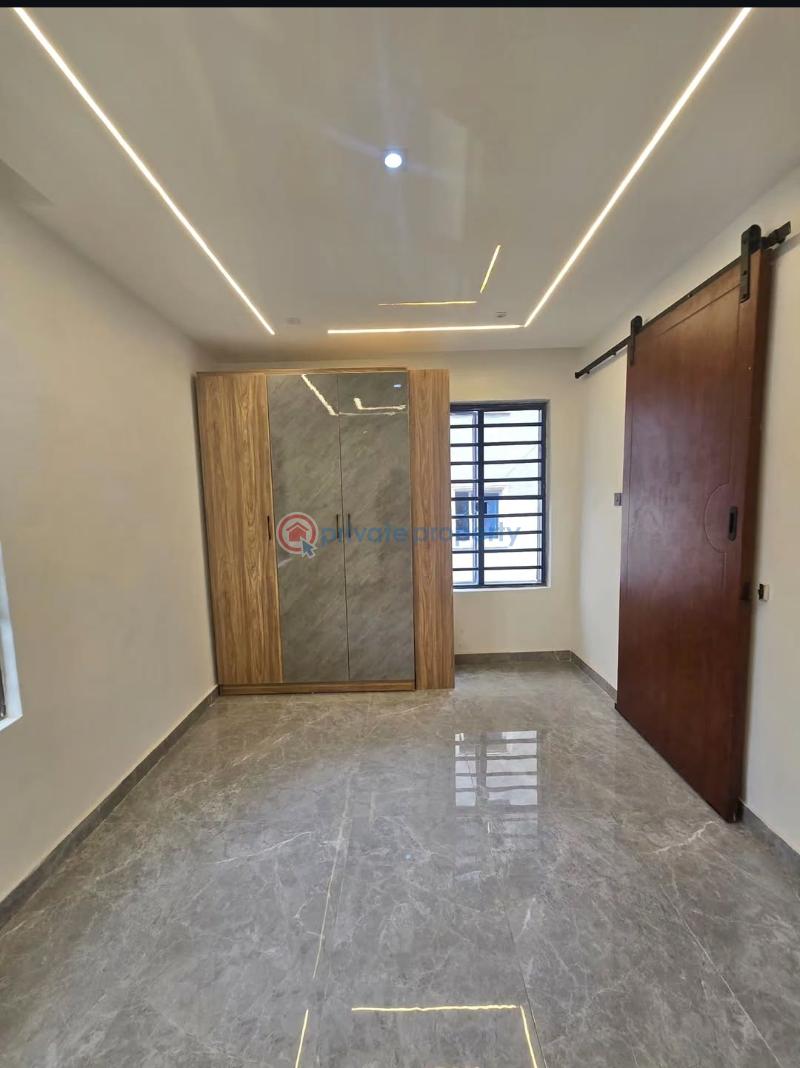 2 bedroom Block Of Flats For Sale Yaba Lagos - 8