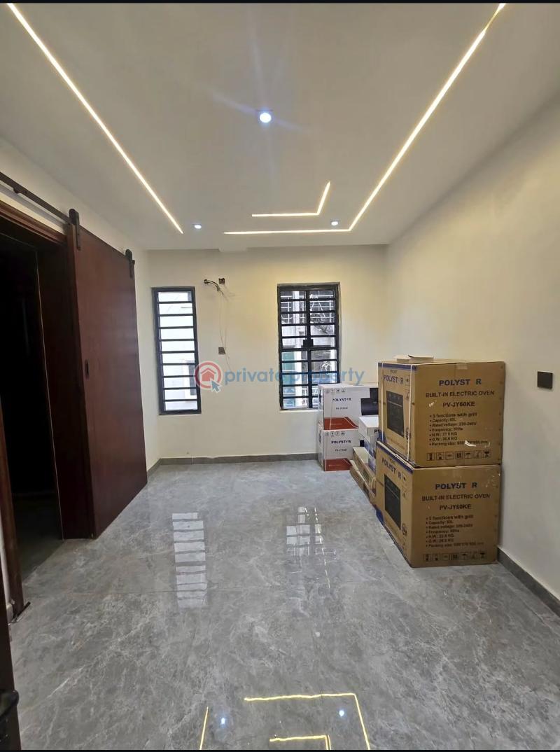 2 bedroom Block Of Flats For Sale Yaba Lagos - 5