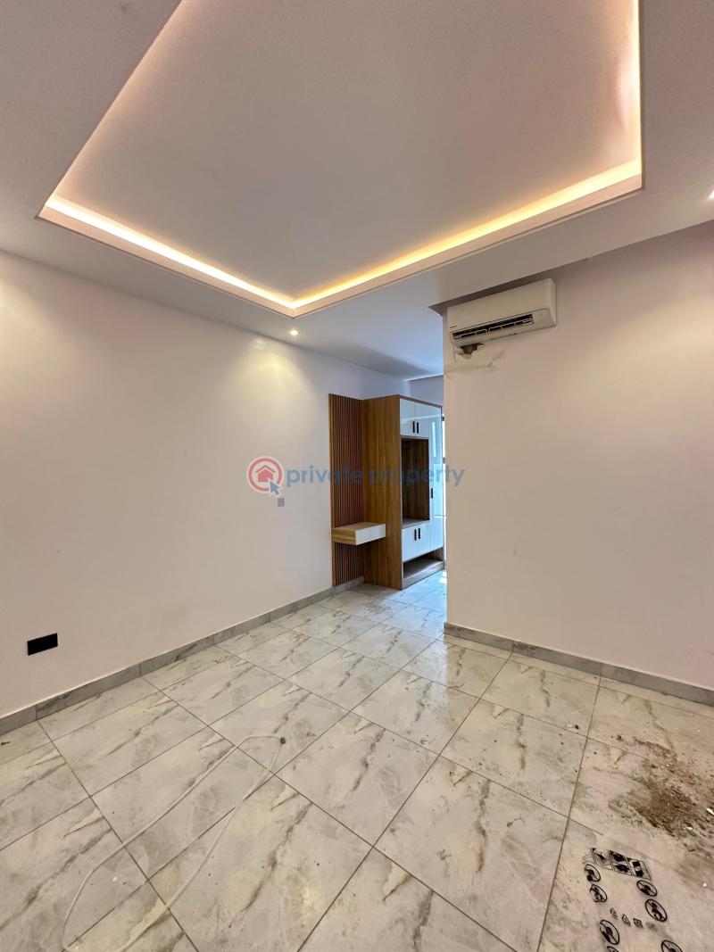 Contemporary 2 bedroom maisonette with gym and communal pool. - 3 2 bedroom Duplex For Sale Lekki Phase 1 Lagos - 3