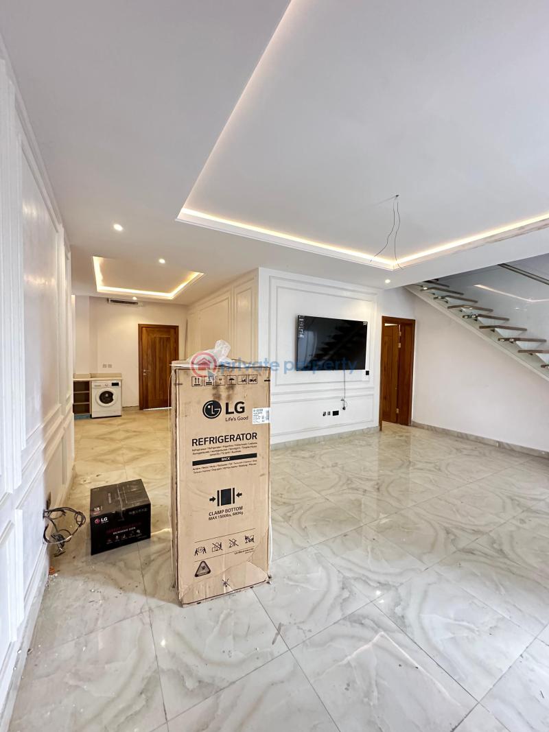 Contemporary 2 bedroom maisonette with gym and communal pool. - 6 2 bedroom Duplex For Sale Lekki Phase 1 Lagos - 6