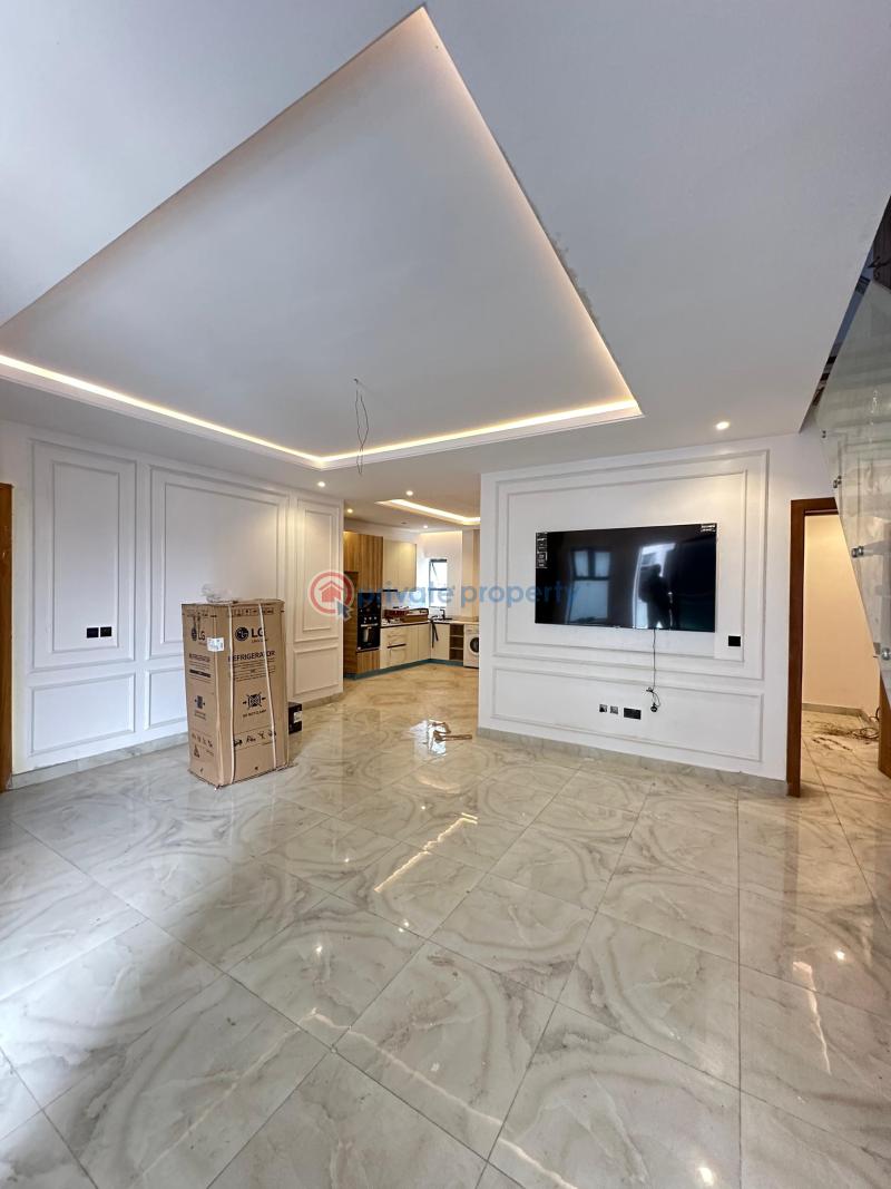 Contemporary 2 bedroom maisonette with gym and communal pool. - 7 2 bedroom Duplex For Sale Lekki Phase 1 Lagos - 7
