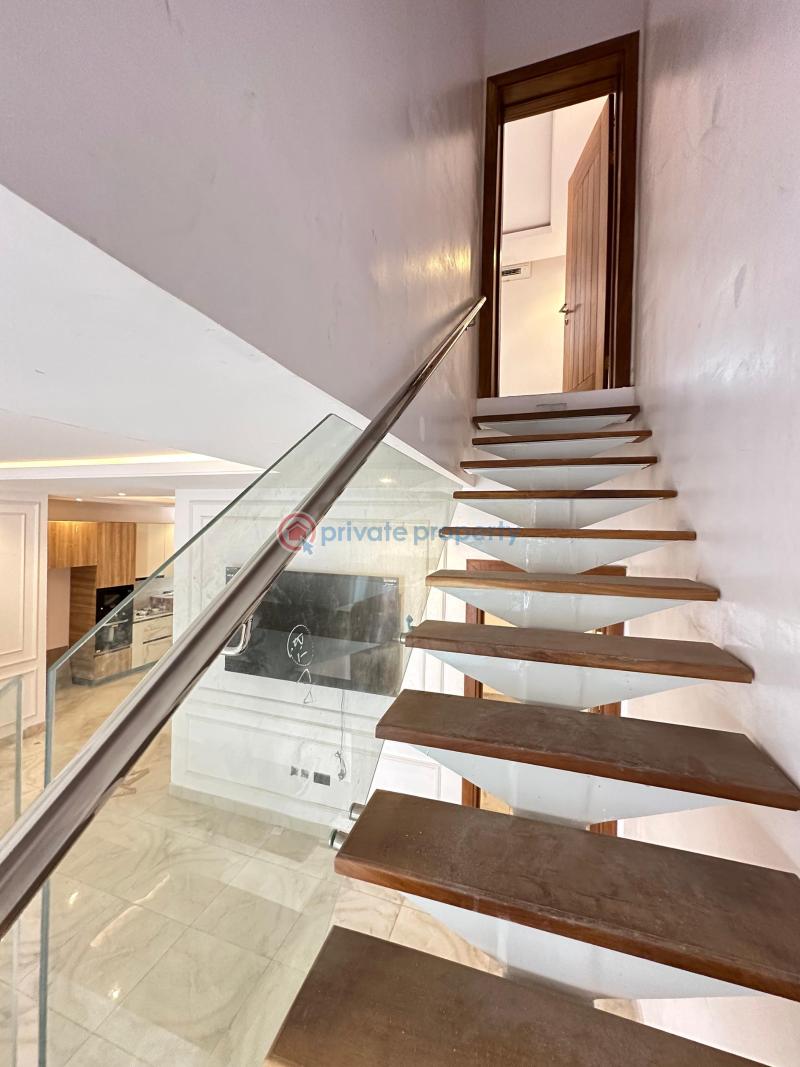 Contemporary 2 bedroom maisonette with gym and communal pool. - 4 2 bedroom Duplex For Sale Lekki Phase 1 Lagos - 4