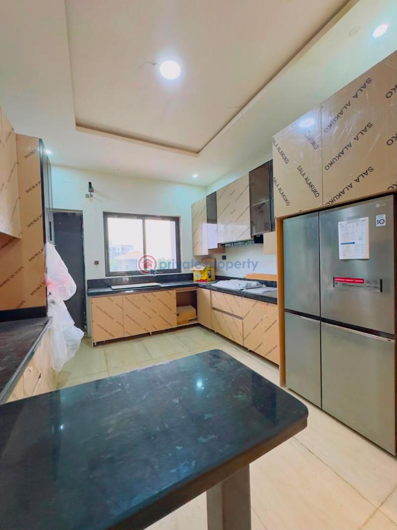 4 bedroom Flat & Apartment For Sale Shonibare Estate Maryland Lagos - 14