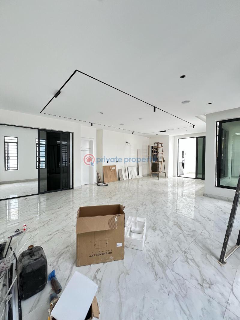 Contemporary 4 bedroom penthouse with elevator, inverters, and bq - 1 4 bedroom Penthouse For Sale Lekki Phase 1 Lagos - 1