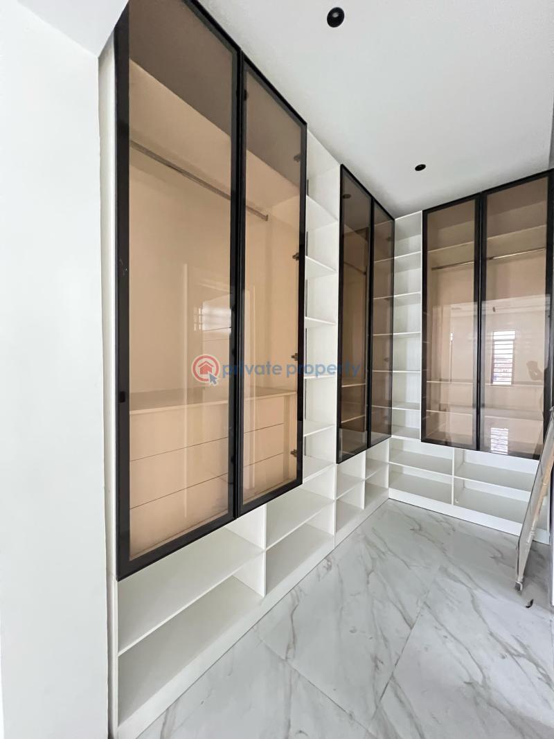 Contemporary 4 bedroom penthouse with elevator, inverters, and bq - 5 4 bedroom Penthouse For Sale Lekki Phase 1 Lagos - 5