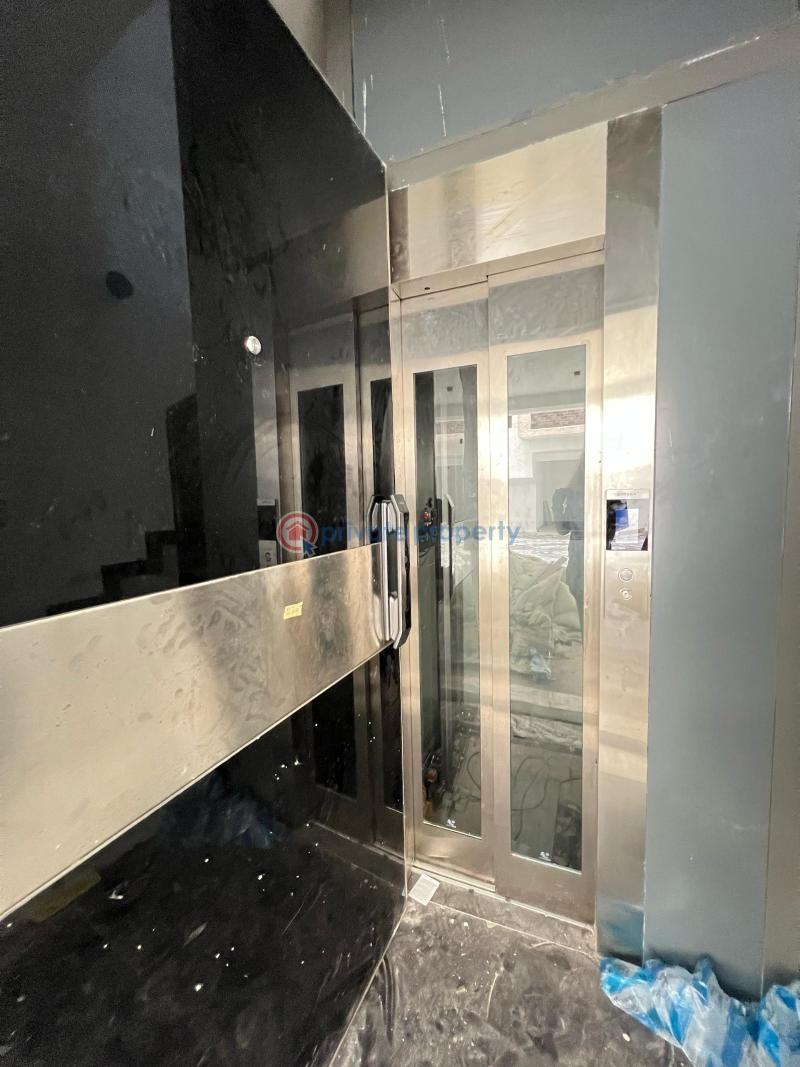 Contemporary 4 bedroom penthouse with elevator, inverters, and bq - 8 4 bedroom Penthouse For Sale Lekki Phase 1 Lagos - 8