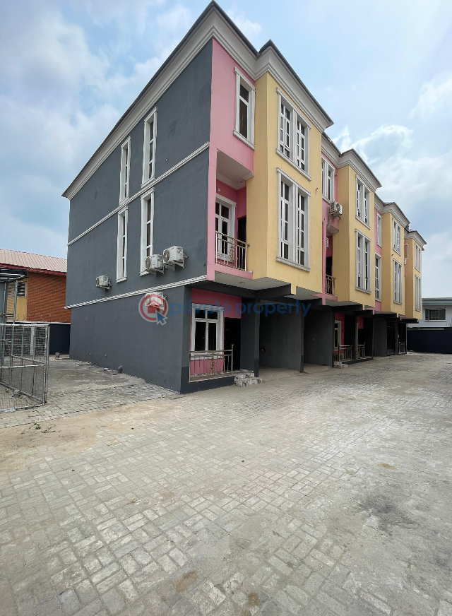 4 bedroom Duplex For Sale Yaba Lagos - 4