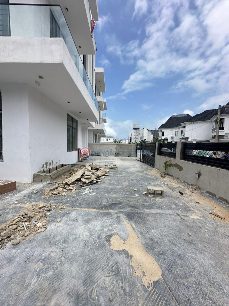 Contemporary 5 bedroom detached duplex  for sale - 14 5 bedroom Detached Duplex For Sale With Pool Corner Piece Orchid Lekki Lekki Lagos - 14