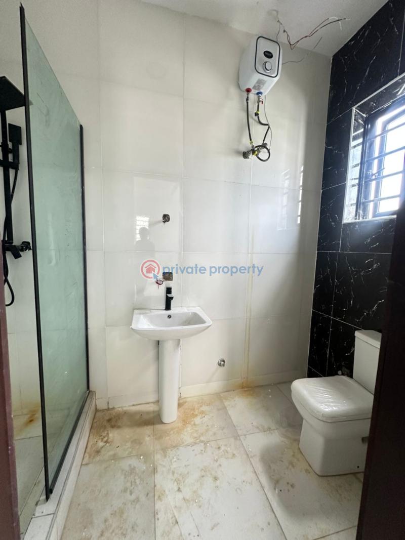 Contemporary 5 bedroom detached duplex  for sale - 18 5 bedroom Detached Duplex For Sale With Pool Corner Piece Orchid Lekki Lekki Lagos - 18