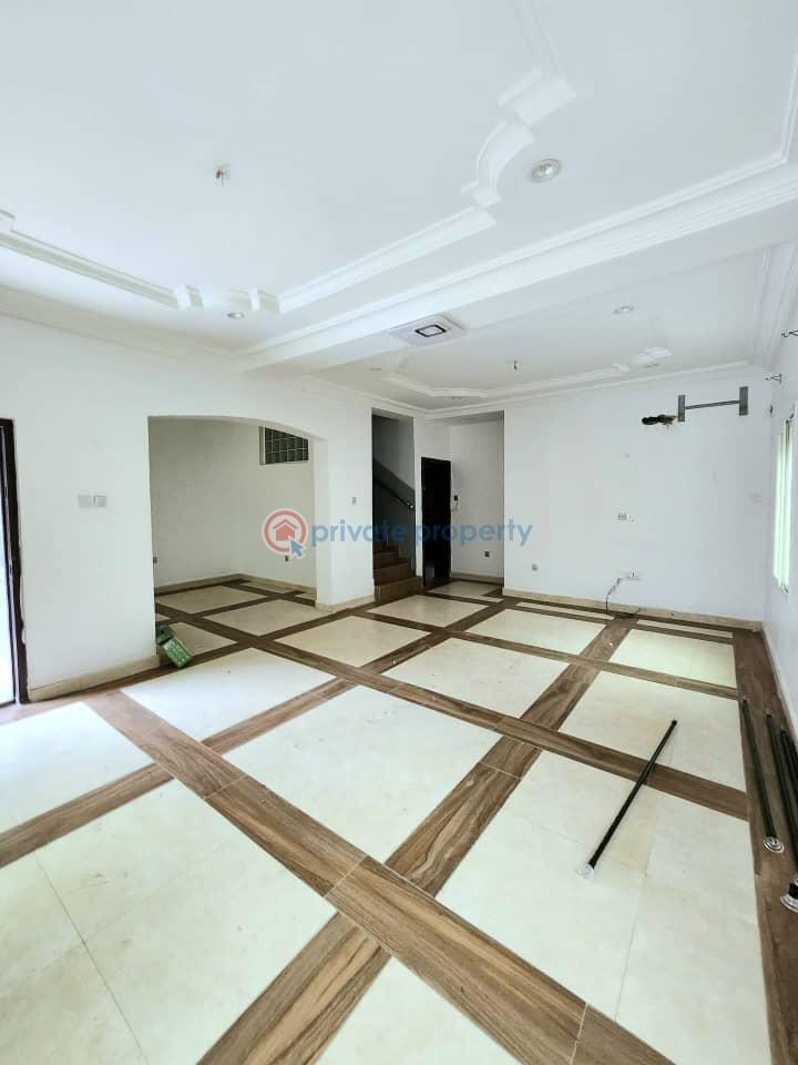 Well maintained e bedroom duplex - 3 3 bedroom Terraced Duplex For Rent Osapa London Lekki Lagos - 3