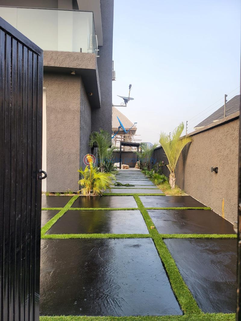 5 bedroom Duplex For Sale Lakowe Lakes Golf Resort Ibeju-Lekki Lagos - 1