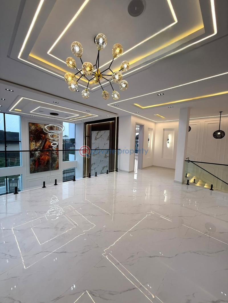 5 bedroom Detached Duplex For Sale Victoria Garden City Lekki Lagos - 2