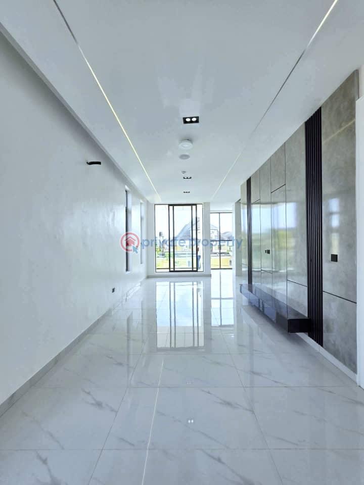 5 bedroom Detached Duplex For Sale Chevron Drive Lekki Lagos - 2