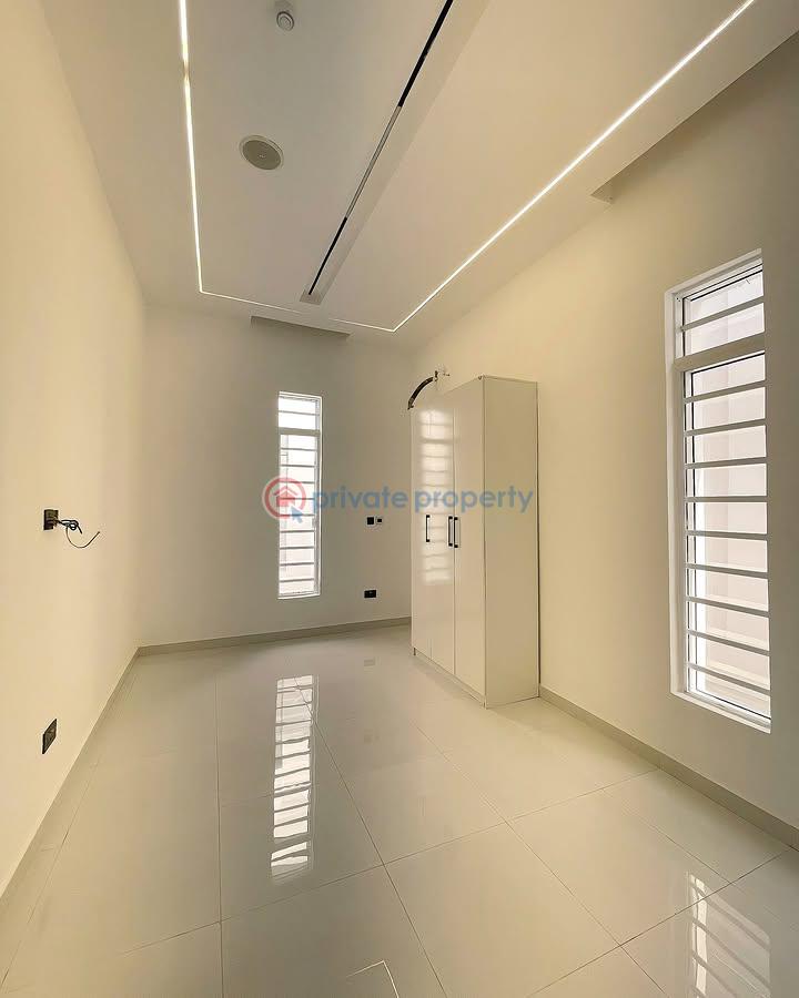 5 bedroom Detached Duplex For Sale Hampton Lake Chevron Drive Lekki Lagos - 9