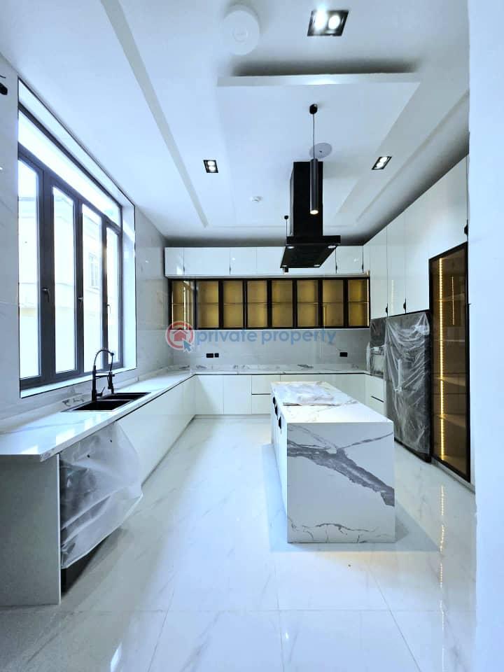 5 bedroom Detached Duplex For Sale Chevron Drive Lekki Lagos - 1